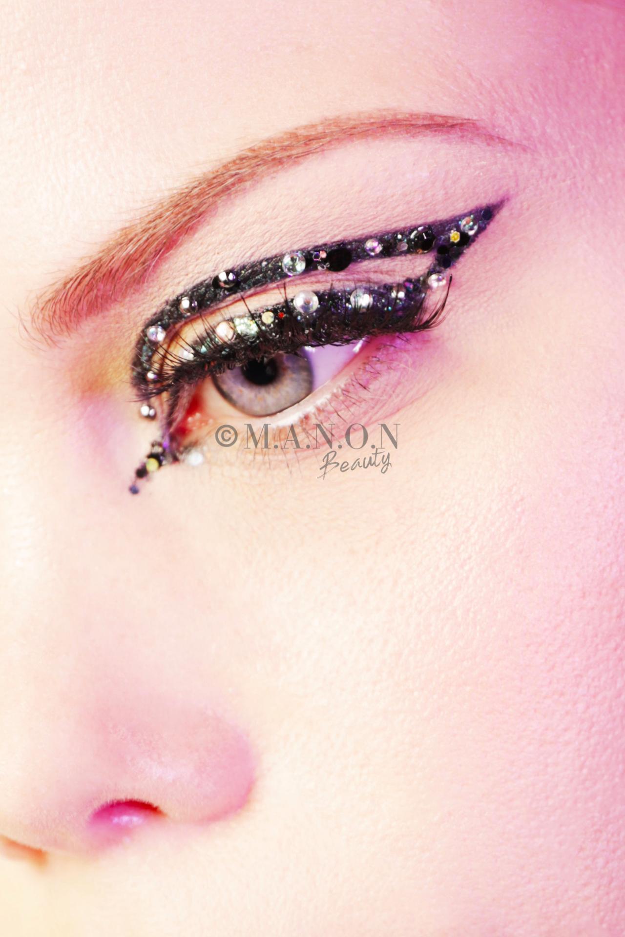 Site 20190428 mb shooting photographe amel kerkeni modele fantine liner strass close up 1