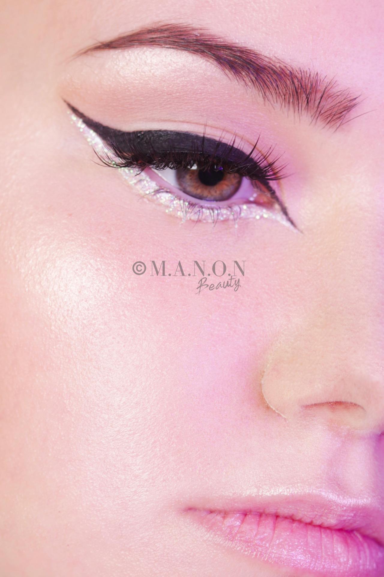 Site 20190529 mb shooting photographe amel kerkeni modele margot carpentier liner dessous paillettes close up 2