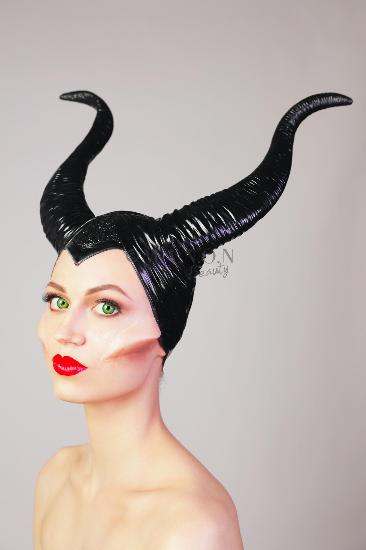 Site 20200917 mb imaginaire photgraphe amel kerkeni modele margaux szczski malefique de cote credit