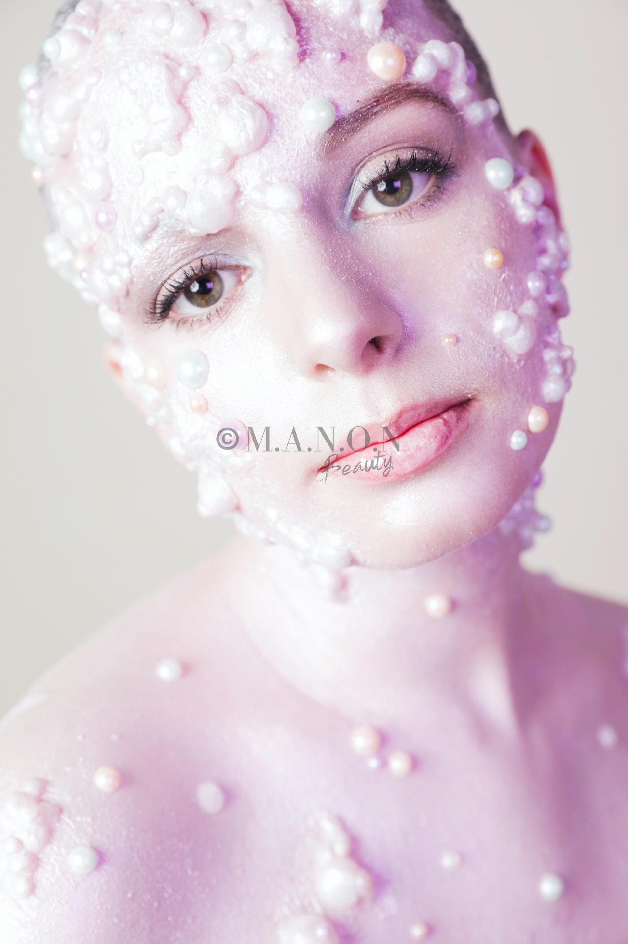Site 20200917 mb imaginaire photgraphe amel kerkeni modele sarah laverre pustules perles de face credit